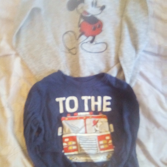 ASSORTED LOT OF NEW BOYS/GIRLS CLOTHING - Picture 3 of 5